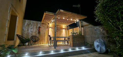 Le Manoir Apartment | Gîte 4 personnes avec piscine et bain nordique proche des plages du débarquement