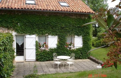 Saint-Adjutory Apartment | Gîte 4 personnes situé aux portes du Périgord