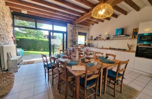 Virigneux House | Gîte 5 chambres avec jardin, terrasses et animaux acceptés - FR-1-496-326