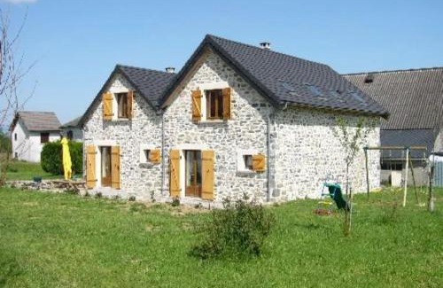 Saint-Julien-pres-Bort Apartment | Gîte 6 personnes le puy bort