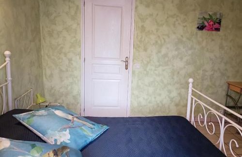 Saint-Julien-pres-Bort Apartment | Gîte 6 personnes le puy bort