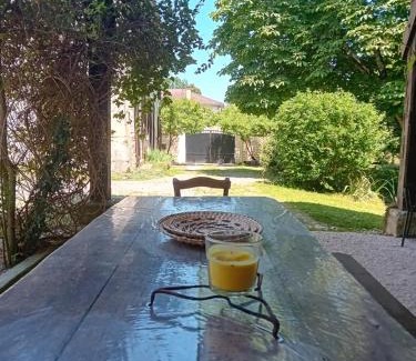Celles House | Gîte acacia