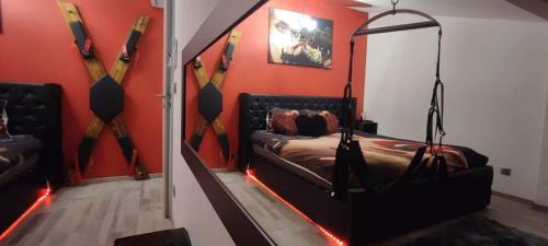 Benfeld House | Gîte Ange ou Démon, jacuzzi, sauna, love room, location à la journée