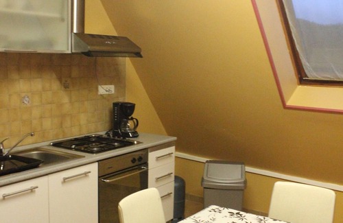 Jassat Cottage | Gîte-Apartment-Mountain view-Wet room