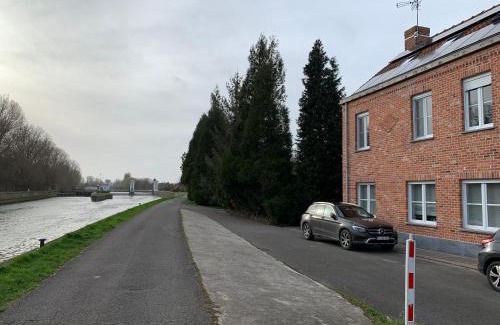 Le Bizet House | Gîte Au Bord de l'Eau