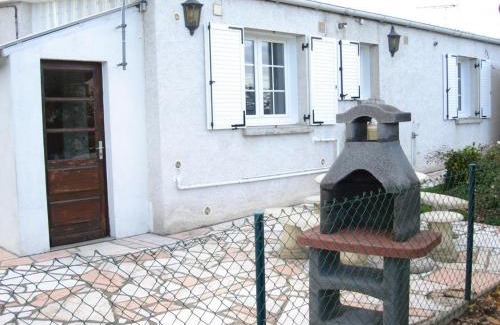 Huisseau-sur-Cosson House | Gîte au cœur des châteaux de la Loire, jardin privé, garage, 2 chambres, proche Chambord et Beauval - FR-1-491-435