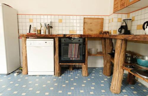 Saint-Aubin-de-Bonneval House | Gîte au cœur d'une résidence d'artiste