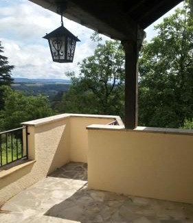Sarrazac House | Gîte au calme avec point de vue proche Turenne