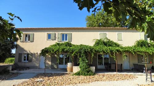 Chateauneuf-de-Gadagne House | Gîte au coeur du vignoble des Saumanes