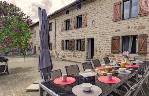 Chalmazel-Jeansagniere House | Gîte Authentique avec Jardin et Jeux, 3 Chambres - FR-1-496-253