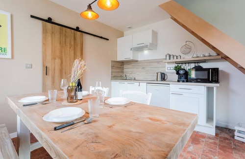 Bieville-Beuville House | Gîte Avec Jacuzzi Chic & Cosy Entre Caen et les Plages du Débarquement Normandie