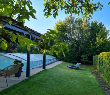 La Roche-sur-Yon Apartment | Gîte "Bornéo", avec parking securisé