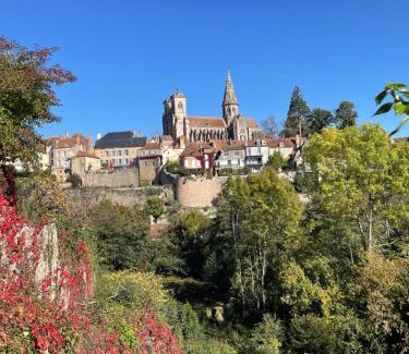 Semur-en-Auxois House | Gîte bourguignon premium