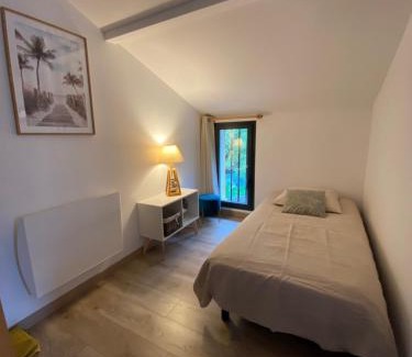 Audenge House | Gîte Cala Verde Jardin, à 4km de la première plage