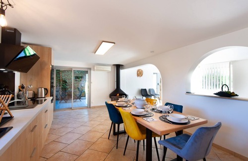 Entressen House | Gîte Cerise - Maison climatisée avec piscine