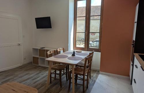 Beaulieu-sur-Loire House | Gîte chaleureux 4 pers, terrasse, proche Loire - FR-1-590-578