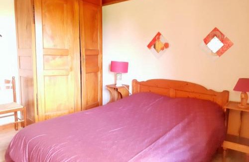 Sauvain House | Gîte chaleureux à Sauvain avec jardins, activités familiales et spa en option - FR-1-496-94