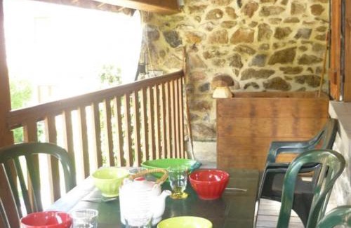 Sauvain House | Gîte chaleureux à Sauvain avec jardins, activités familiales et spa en option - FR-1-496-94