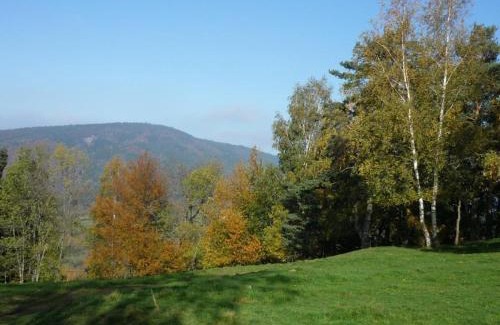 Sauvain House | Gîte chaleureux à Sauvain avec jardins, activités familiales et spa en option - FR-1-496-94