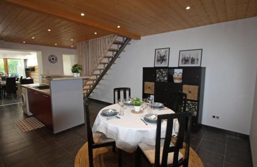 Le Saulcy House | Gîte chaleureux avec terrasse, proche sentiers de randonnée, équipements inclus, à 30min de Saint-Dié - FR-1-589-381