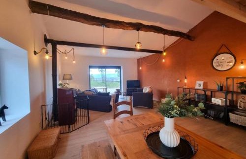 Pouilly-les-Feurs House | Gîte Chaleureux 8 Pers. avec Animaux Admis - FR-1-496-343