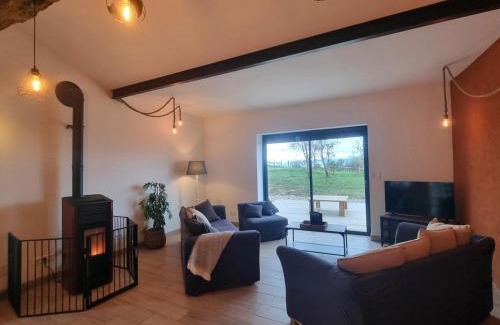 Pouilly-les-Feurs House | Gîte Chaleureux 8 Pers. avec Animaux Admis - FR-1-496-343