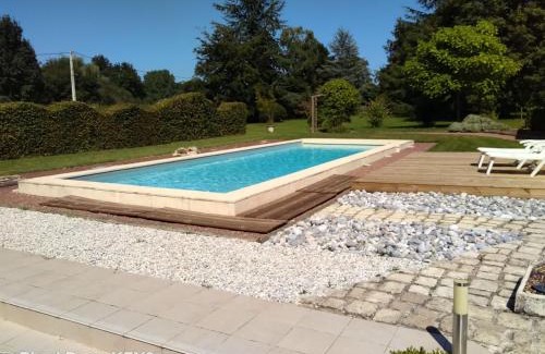 La Chapelle-aux-Choux House | Gîte Champêtre avec Piscine Chauffée, Cheminée, et Terrasse en Plein Sud - FR-1-410-131