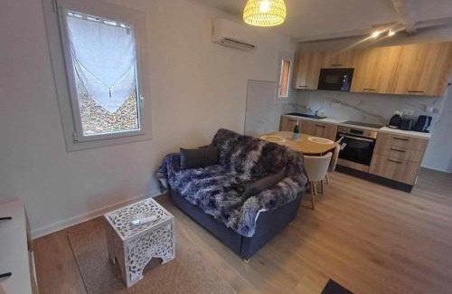 Jenzat House | Gîte champêtre confortable avec terrasse et jardin - FR-1-489-564