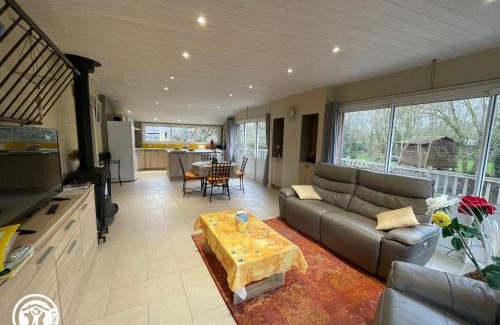 Damvix House | Gîte charmant au bord de l'eau avec canoës, terrasse et jardin à Damvix, au cœur du Marais Poitevin. - FR-1-426-354