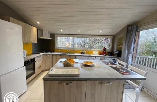Damvix House | Gîte charmant au bord de l'eau avec canoës, terrasse et jardin à Damvix, au cœur du Marais Poitevin. - FR-1-426-354