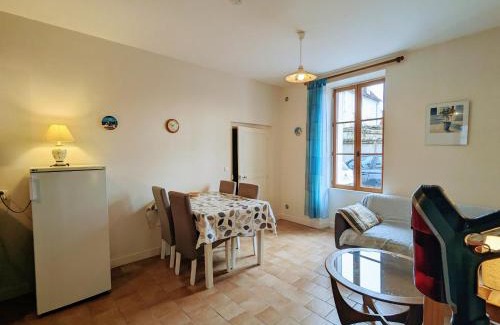 Le Menoux House | Gîte charmant avec jardin privatif au cœur de la vallée de la Creuse, proche d'Argenton-sur-Creuse - FR-1-591-577