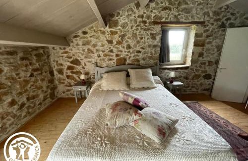 Rives de l'Yon House | Gîte charmant avec jardin clos, proche attractions, 2 chambres, Wifi, parking, calme assuré - FR-1-426-138