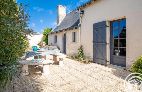 Morannes House | Gîte charmant avec jardin, proche activités nautiques - FR-1-622-75