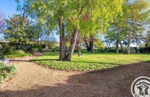 Morannes House | Gîte charmant avec jardin, proche activités nautiques - FR-1-622-75