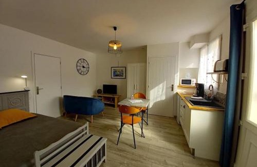 Les Herbiers Apartment | Gîte "Chez Albert et Cie"- 8 mn du Puy du Fou