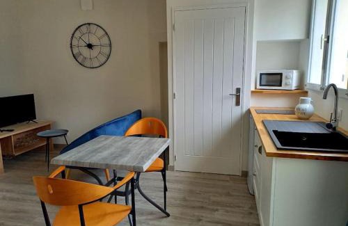 Les Herbiers Apartment | Gîte "Chez Albert et Cie"- 8 mn du Puy du Fou