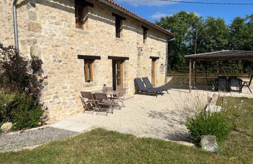 Champagne-Mouton House | Gîte Chez Père Thomas pour 2-3 pers