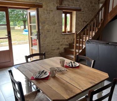 Champagne-Mouton House | Gîte Chez Père Thomas pour 2-3 pers