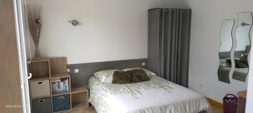Castelnou House | Gîte climatisé L'OISELLERIE