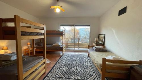 Embrun House | Gîte confort 15 couchages, vue panoramique Montagne Hautes Alpes, Terrasses
