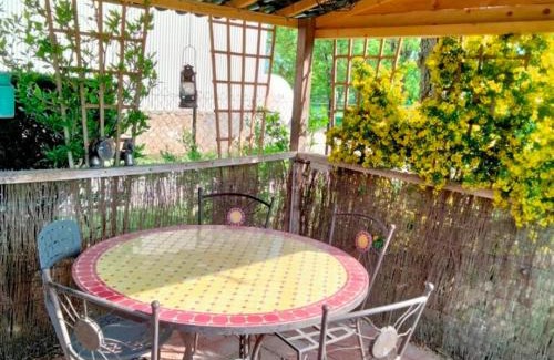 Cigogne House | Gîte confort aux portes des châteaux, jardin, terrasse, WIFI, vélos, proche A85 et balades nature - FR-1-381-502