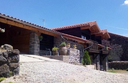 Solignac-sur-Loire House | Gîte confortable près de la Cascade de la Beaume avec terrasses et parking privatif - FR-1-582-30