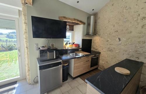 Brantome-en-Perigord House | Gîte cosy avec piscine partagée et wifi à Brantôme - FR-1-616-406