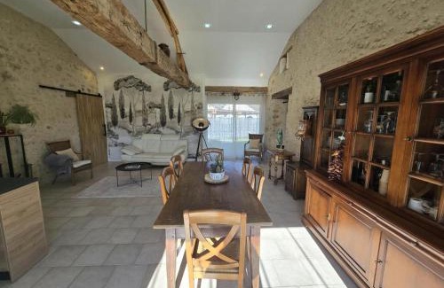 Brantome-en-Perigord House | Gîte cosy avec piscine partagée et wifi à Brantôme - FR-1-616-406