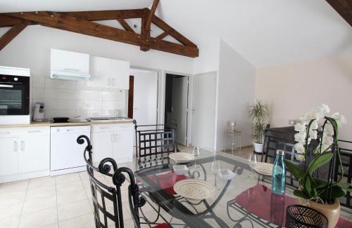 Nueil-sur-Layon House | Gîte cosy avec spa privatif, terrasse et parking, au cœur des vignobles du Layon, idéal pour couples. - FR-1-622-21