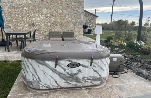 Saint-Aubin-de-Lanquais House | Gîte cosy avec jacuzzi privé, jardin clos, et équipements modernes au cœur du Périgord pourpre - FR-1-616-363
