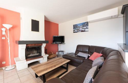 Ouzous House | Gîte d'Ayzi