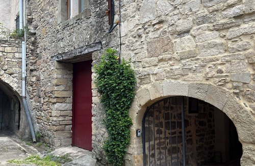 Villemagne-l'Argentiere Cottage | Gîte de la Riviere, beautiful village house