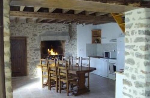 Saint-Leonard-des-Bois House | Gîte de charme rénové avec cheminée, terrasse et proche randonnées - Capacité 13 pers. - FR-1-410-179