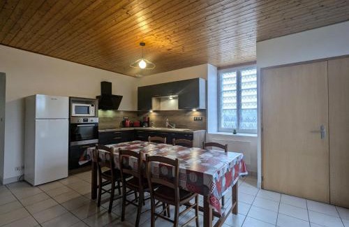 Saint-Romain-Lachalm House | Gîte de charme en campagne, 5-8 pers., cheminée, nature, proche Pilat, activités à proximité - FR-1-582-269